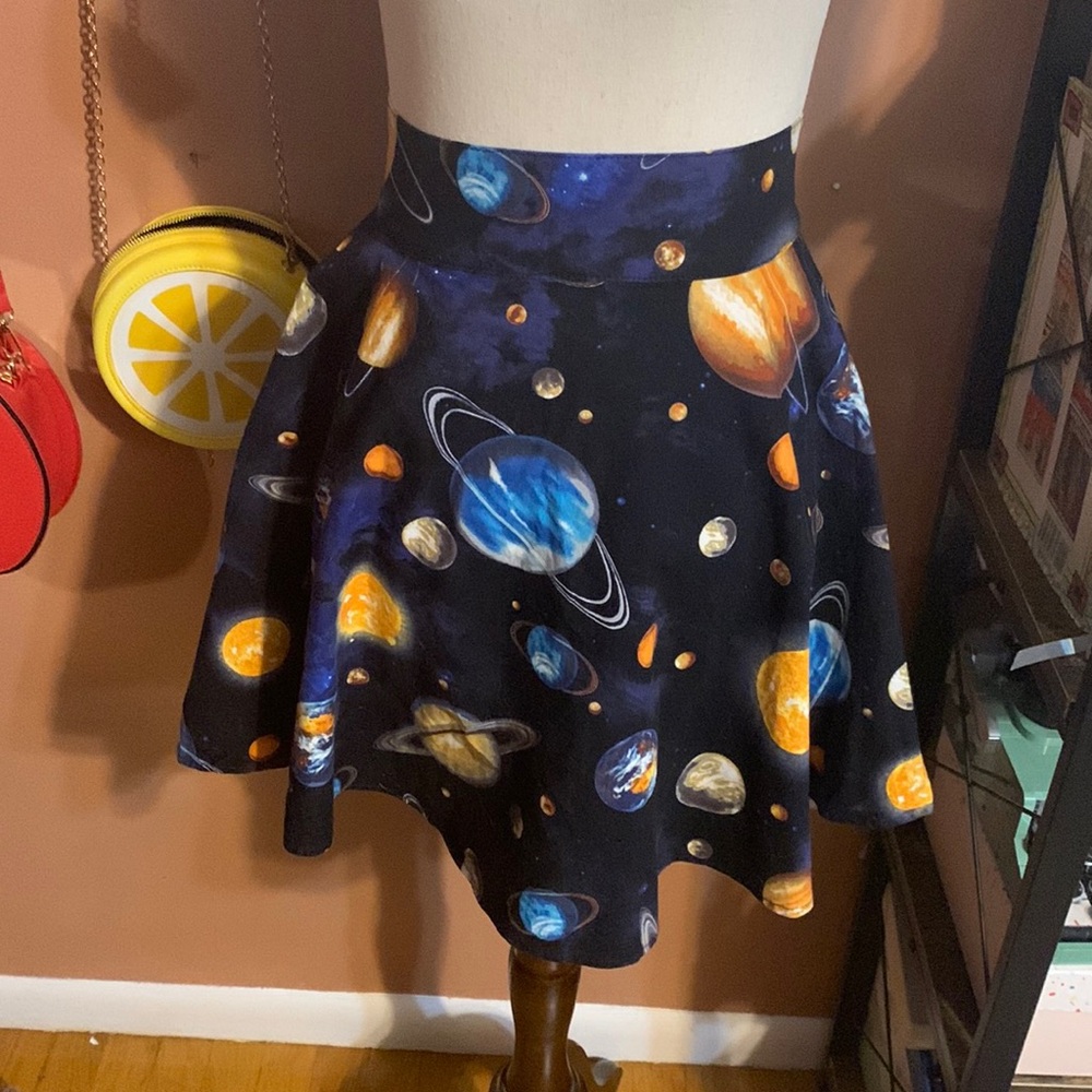 Small Retrolicious planet skater skirt